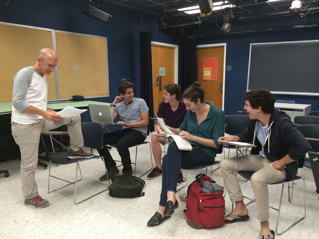 Department of Theatre Arts faculty member Oren Safdie advises Astonishing Idiots playwrights in workshop. Jackie Yang // Contributing Photographer
