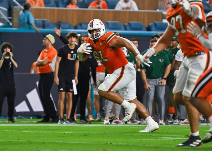 No. 18 Miami takes care of business against Syracuse, wins 38-10